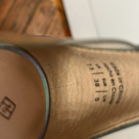 Call it spring heels - Picture 5 of 5